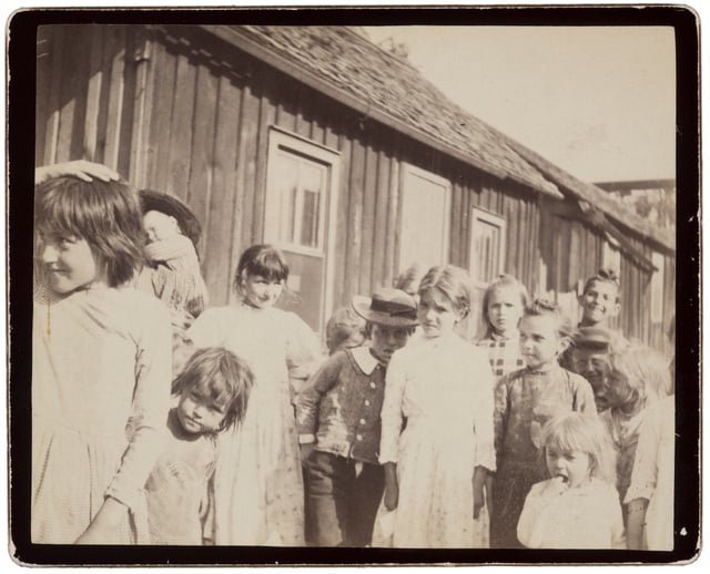 Polish and Bohemian children in Bohemian Flats, ca. 1900